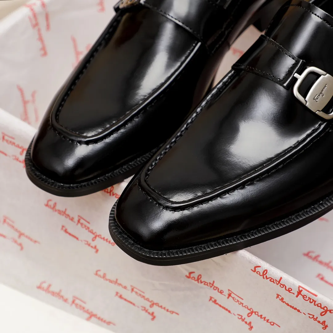 Factory price 420 🔥Ferragamo's new men's casual slip-on shoes🇨🇳Official website original 1:1 mold opening, original quality💯Fine workmanship, high-end luxury☘The upper is made of imported Italian first-layer cowhide🌴🐑leather lining🍓Rubber wear-resistant and non-slip outsole, breathable and comfortable to wear🍍The first choice for high-end men🍉Black, size 38-45